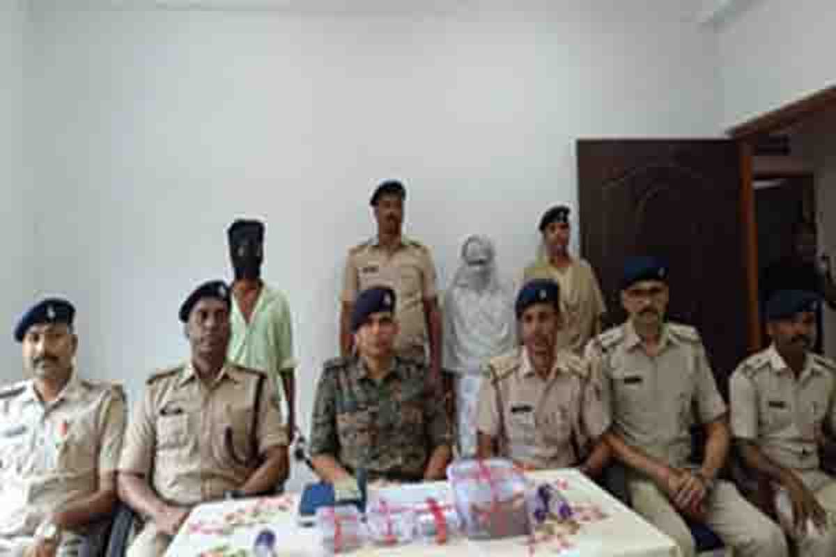 मां ड्रग्स कारोबार की सरगना, बेटा 23 लाख रुपये के ब्राउन शुगर के साथ गिरफ्तार